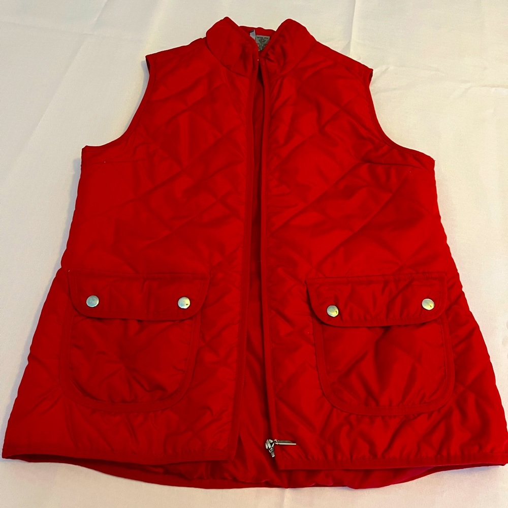Red puffy vest with pockets - size Med